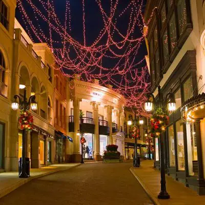 What Time is the Festival of Lights Riverside?